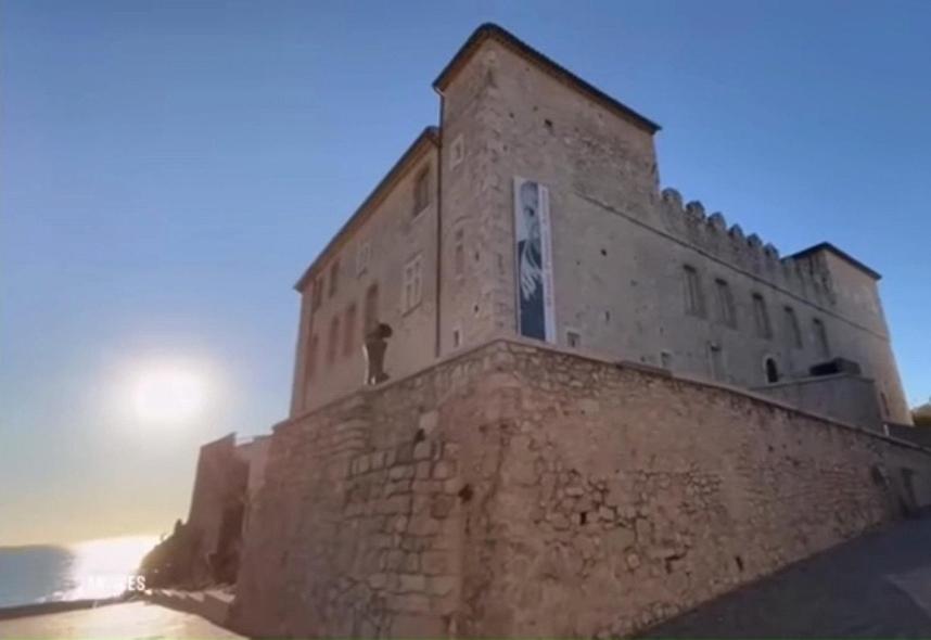 Vue Mer Et Remparts. Entre Vieille Ville Et Plages Антиб Екстериор снимка
