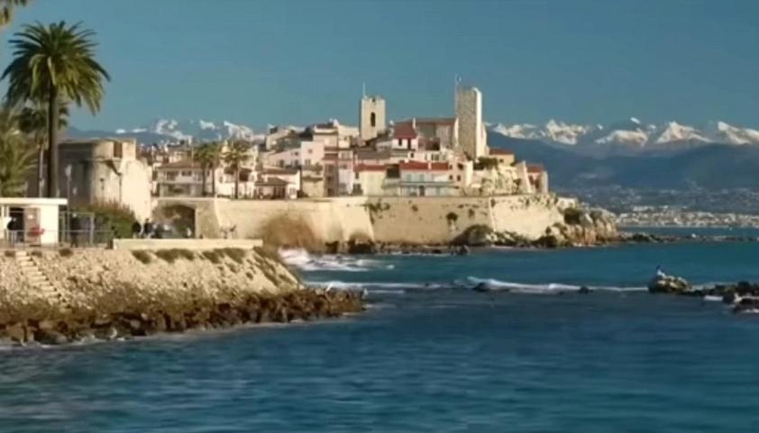 Vue Mer Et Remparts. Entre Vieille Ville Et Plages Антиб Екстериор снимка